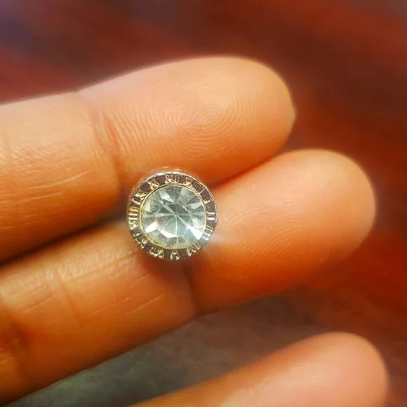 Earings - Picture 4 of 9